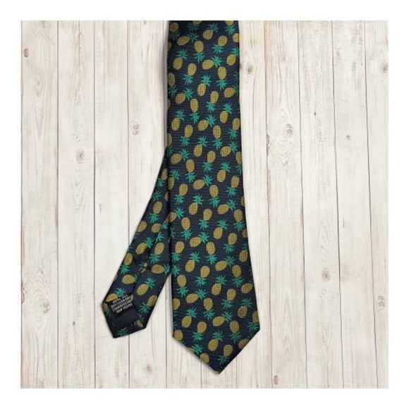THE TIE BAR Pineapple Fruit Navy Tie, 100% Silk - Picture 1 of 3